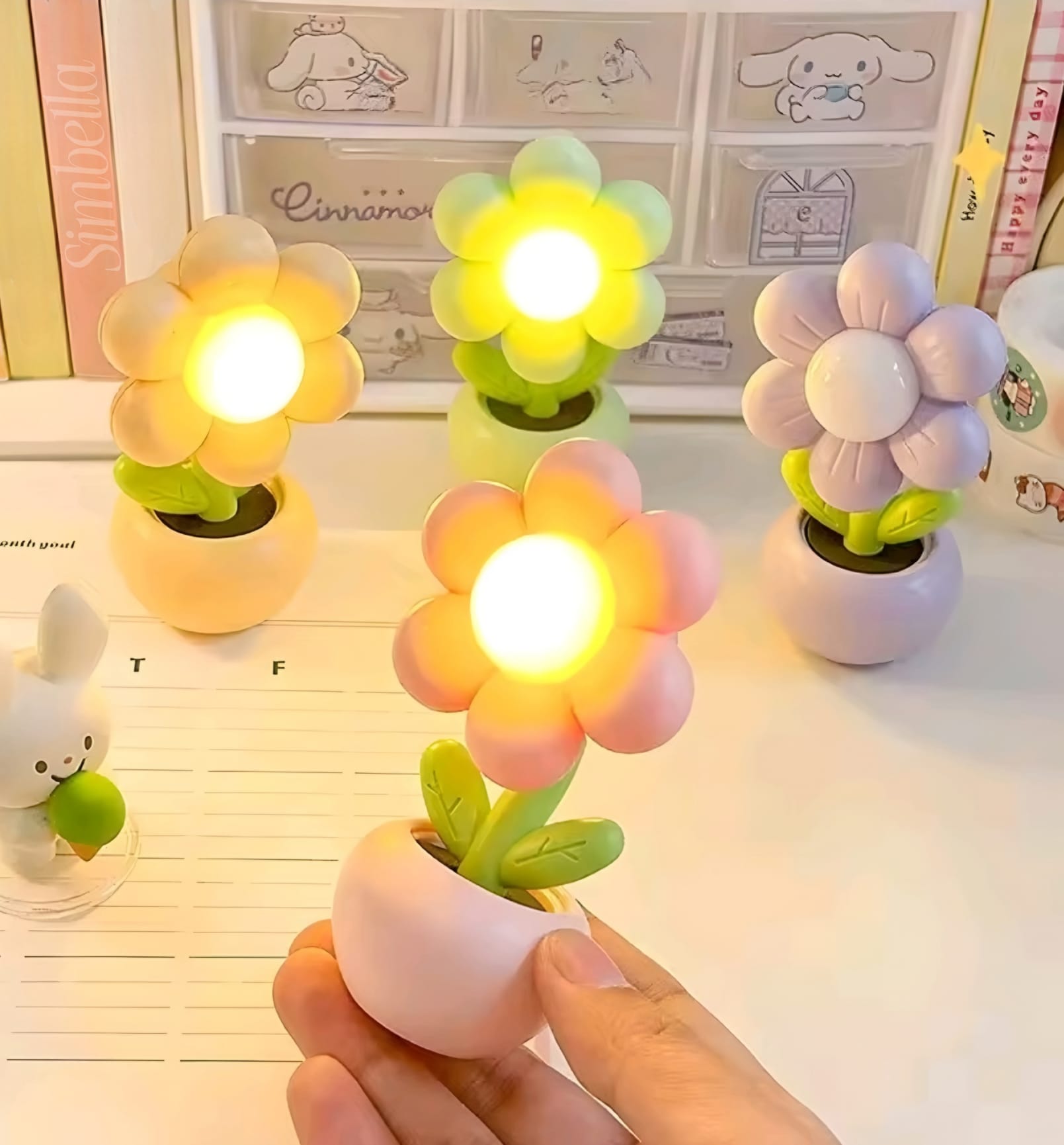 Mini LED Tischlampe in Blumenform – Nachtlicht für Kinder, Nachttisch & unterwegs